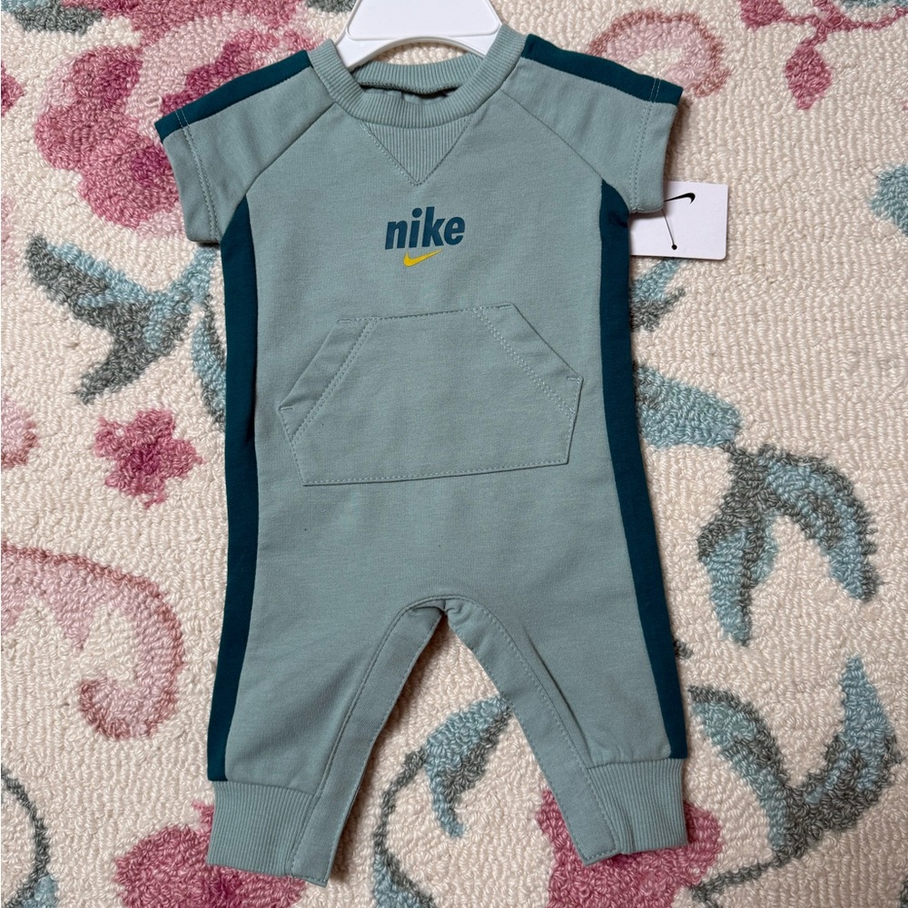 Nike Newborn onesie